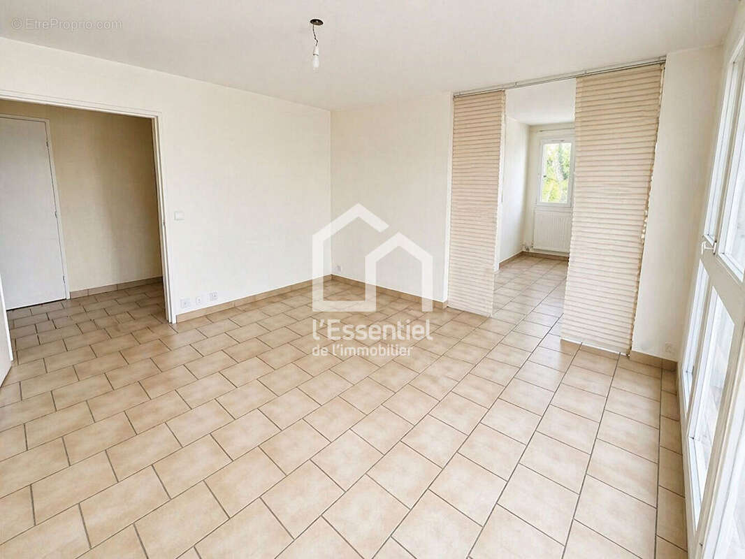 Appartement à VERNEUIL-SUR-SEINE