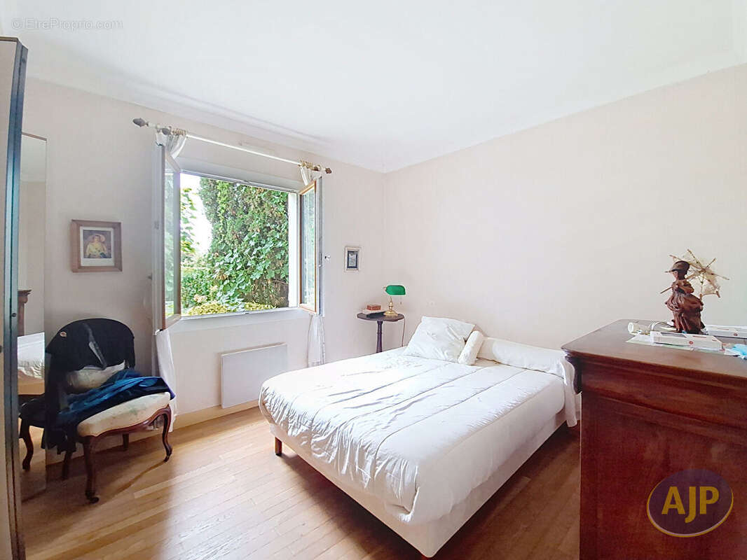 Maison à CUBZAC-LES-PONTS