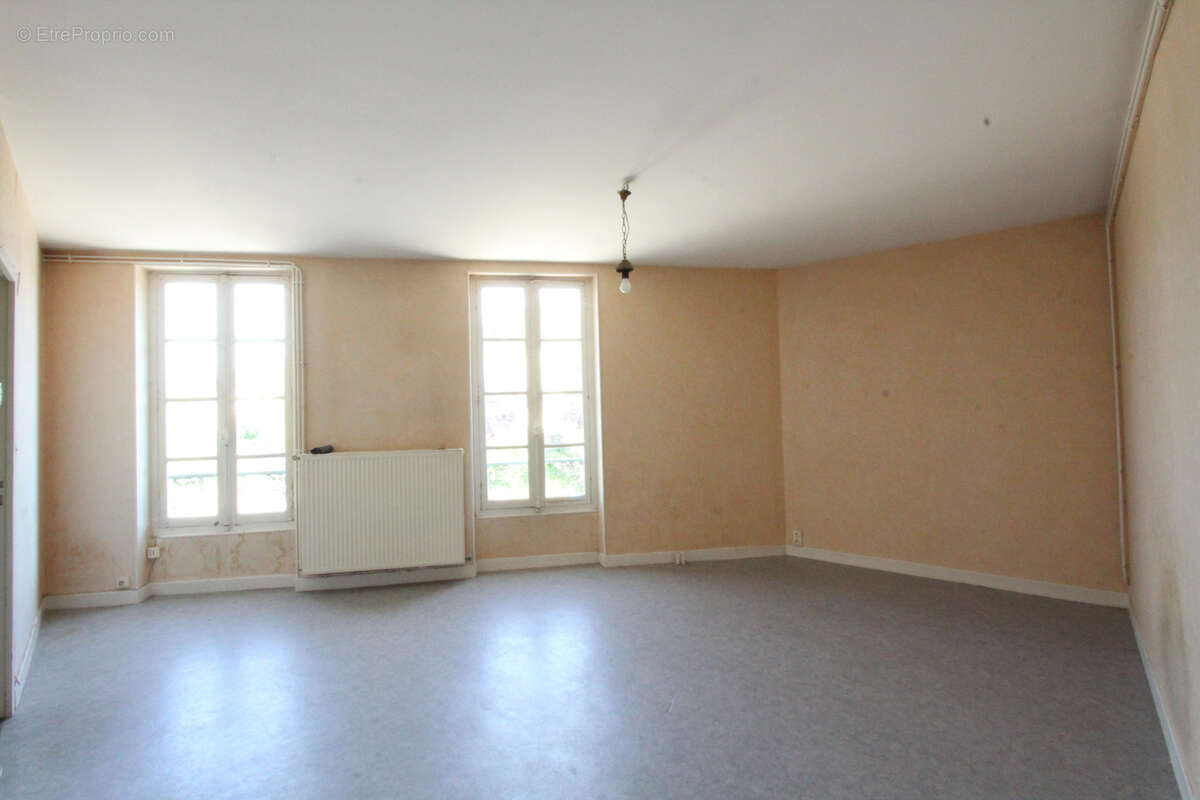 Appartement à LA CHARITE-SUR-LOIRE