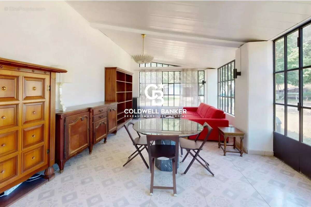 Maison de charme de plain-pied au cœur d'un parc d'oliviers de 5 030 m² - photo 9