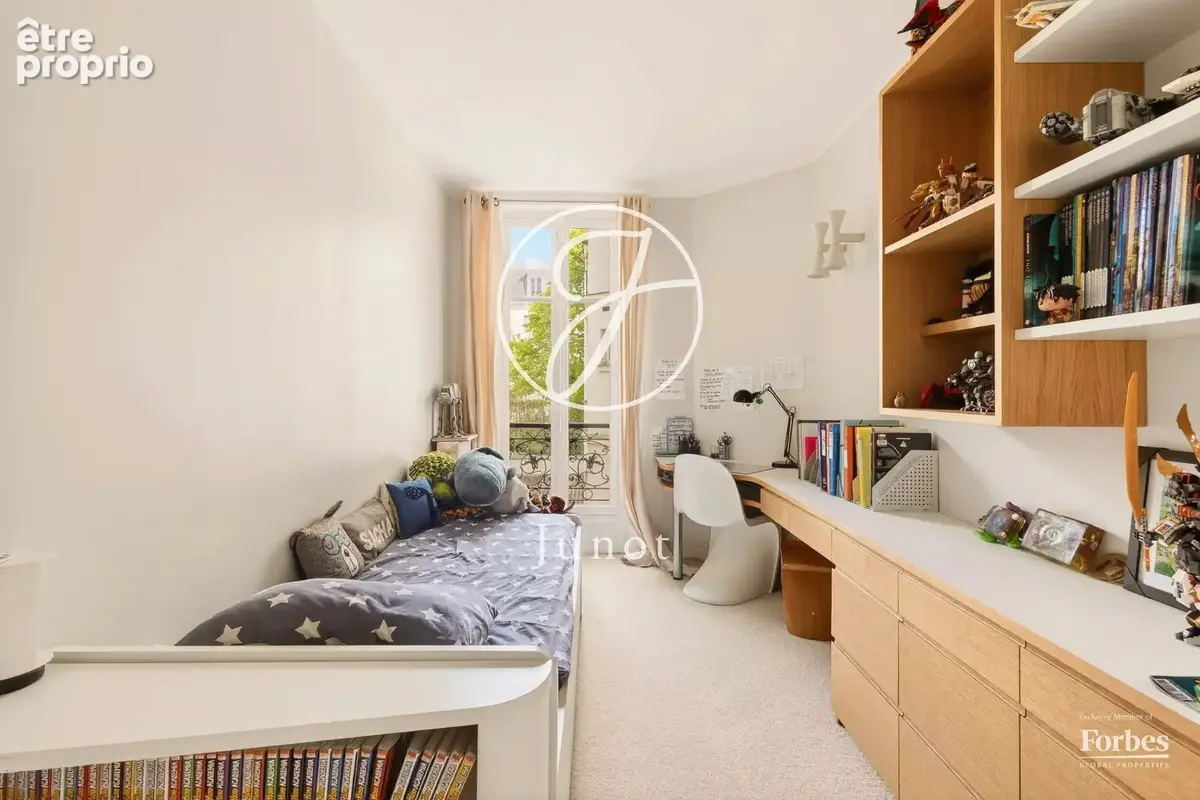 Paris 16e - SPONTINI / LONGCHAMP - Appartement à vendre - 5 pièces - 145,02m² Carrez - 3 chambres - Balcons 4,24 m² -  Charme de - photo 19