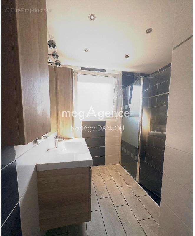 Pavillon sur sous sol 139 m2 habitables st denis de mere - photo 5