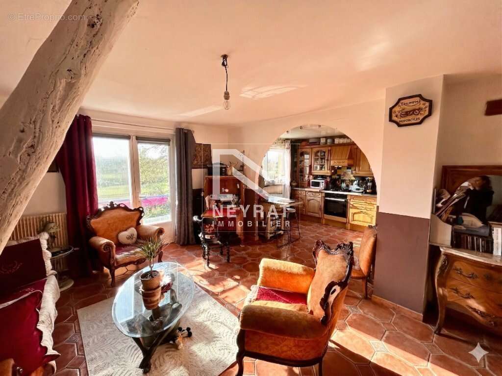 Maison à BEAUMONT-SUR-GROSNE