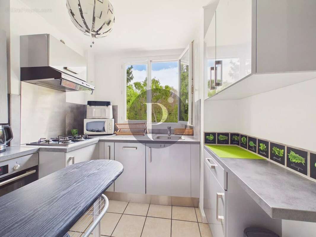 Appartement à VERRIERES-LE-BUISSON