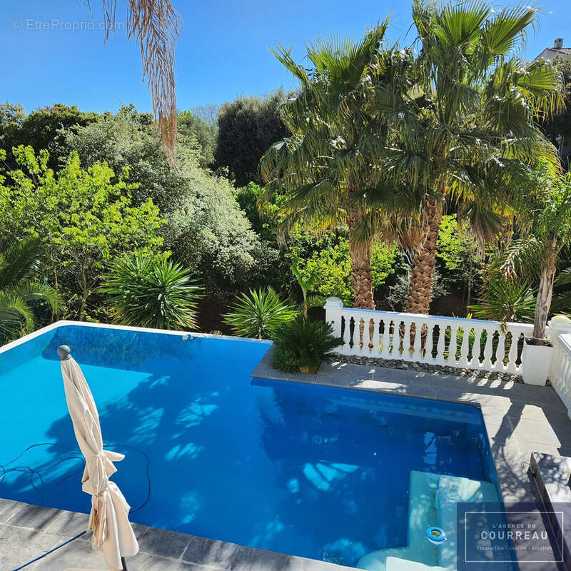 EXCLUSIVITÉ - Pignan  Maison T6 - 180 m2  Vue dégagée  Piscine à débordement - photo 7
