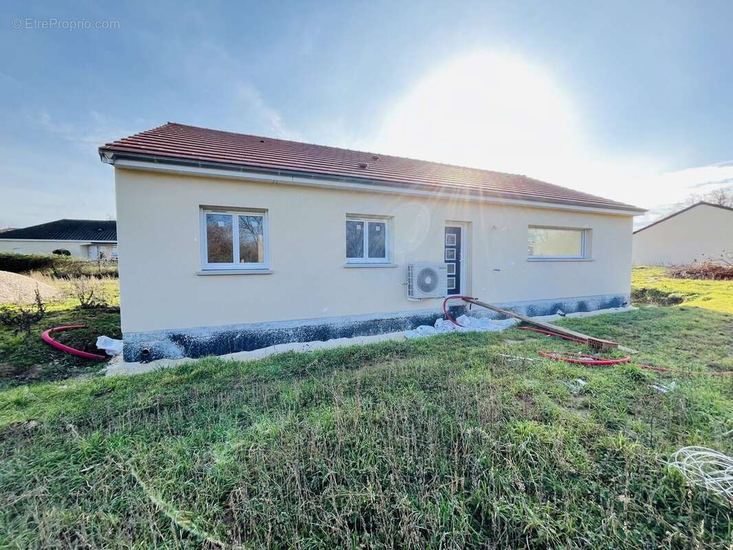Maison à PREMILHAT
