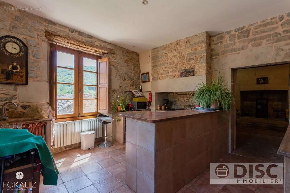 Belle demeure de caractère avec jardin de 1500 m². - photo 5