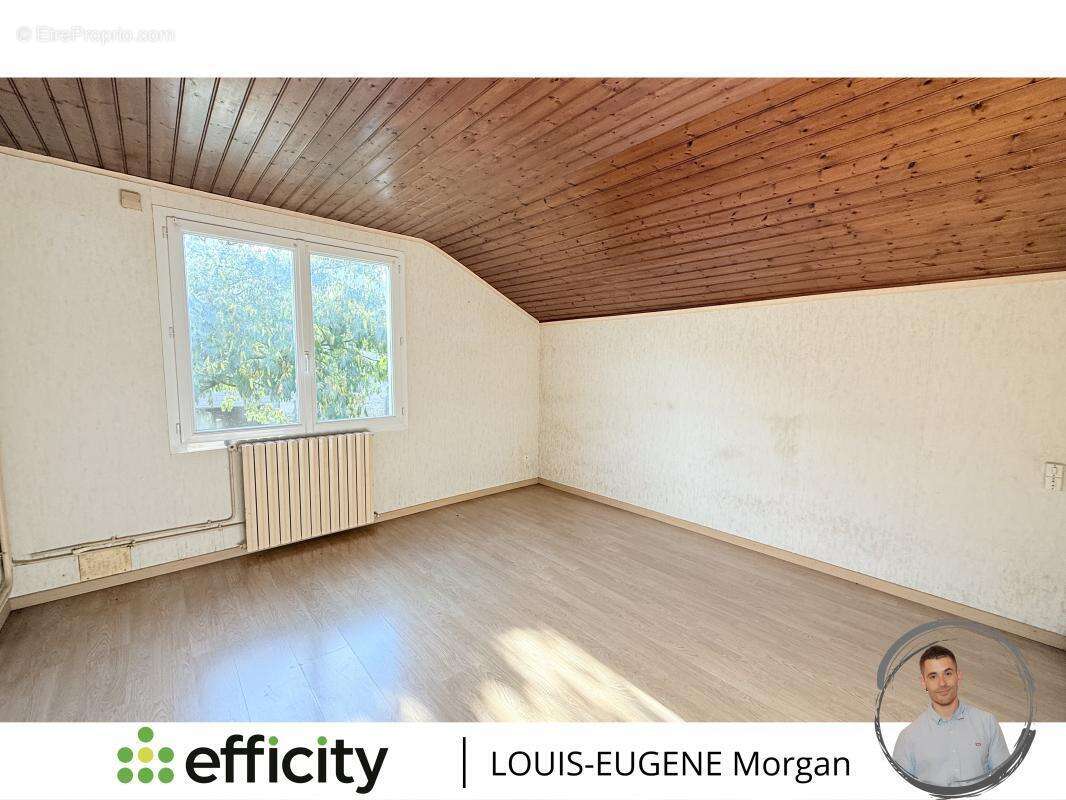 Maison à LA CHAPELLE-BATON