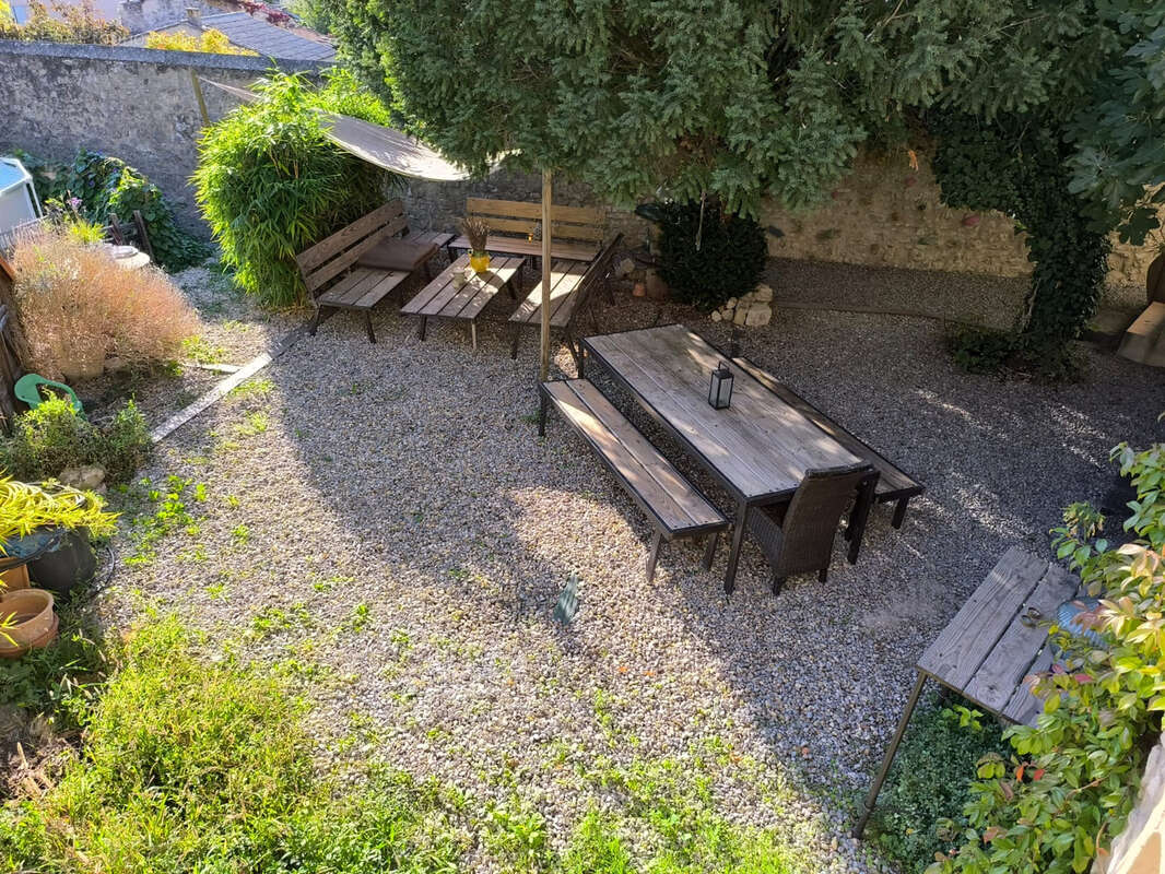 Maison à LA BASTIDE-DES-JOURDANS