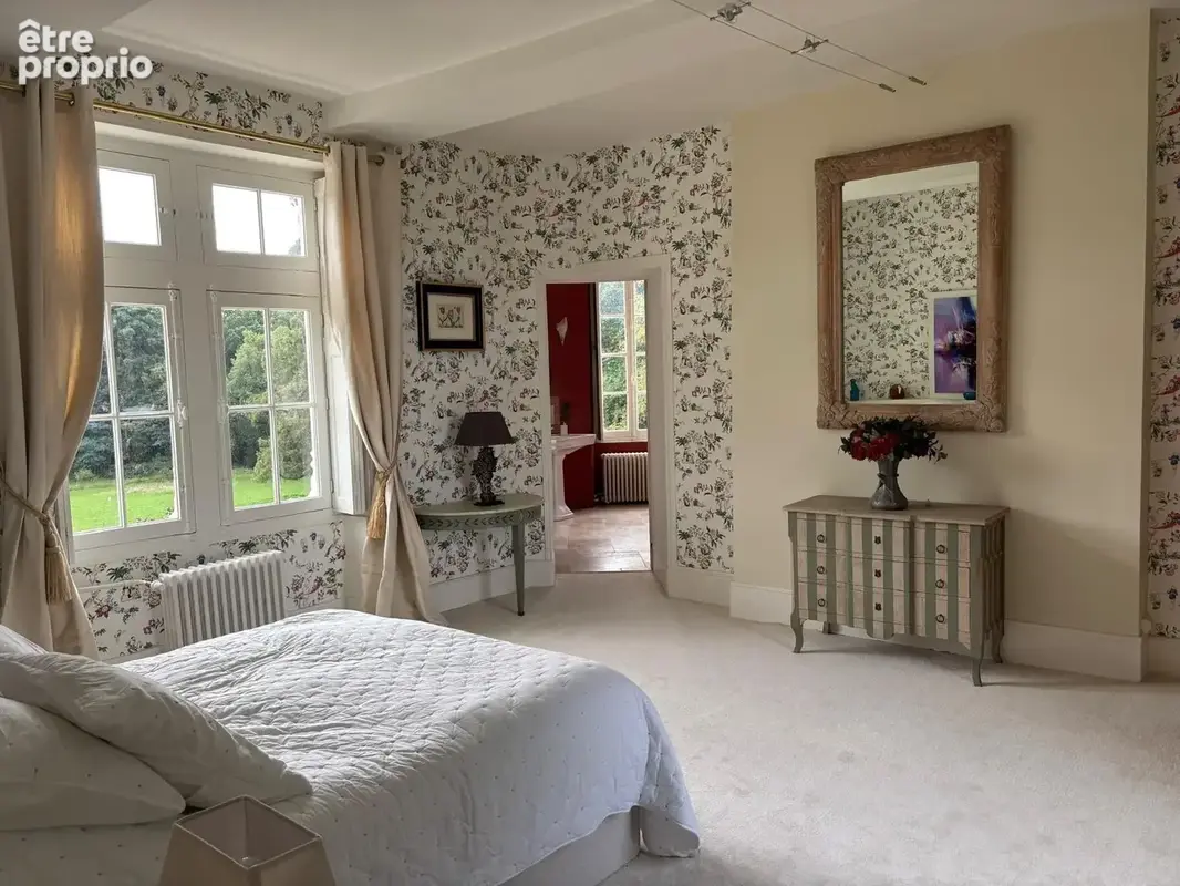 Exceptionnel château XIXème rénové sur 24ha avec piscine - photo 10