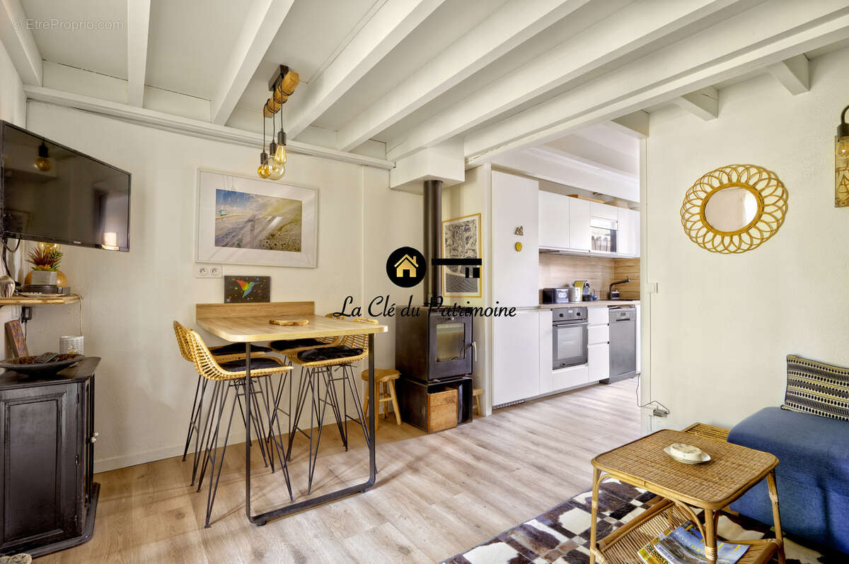 Maison à VENDAYS-MONTALIVET