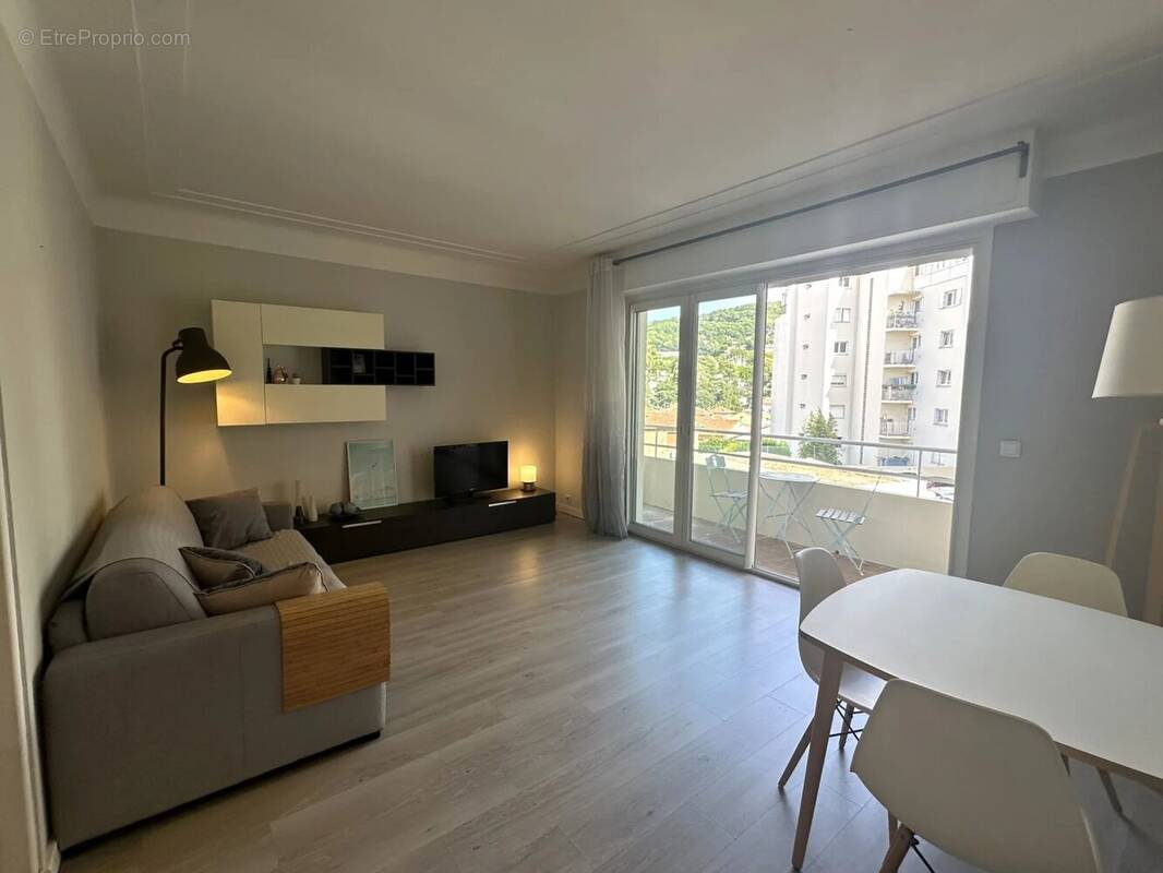 Appartement à LE CANNET