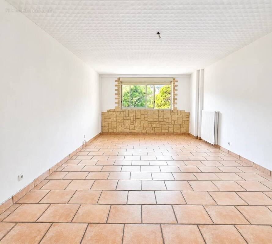 Appartement à CARROS