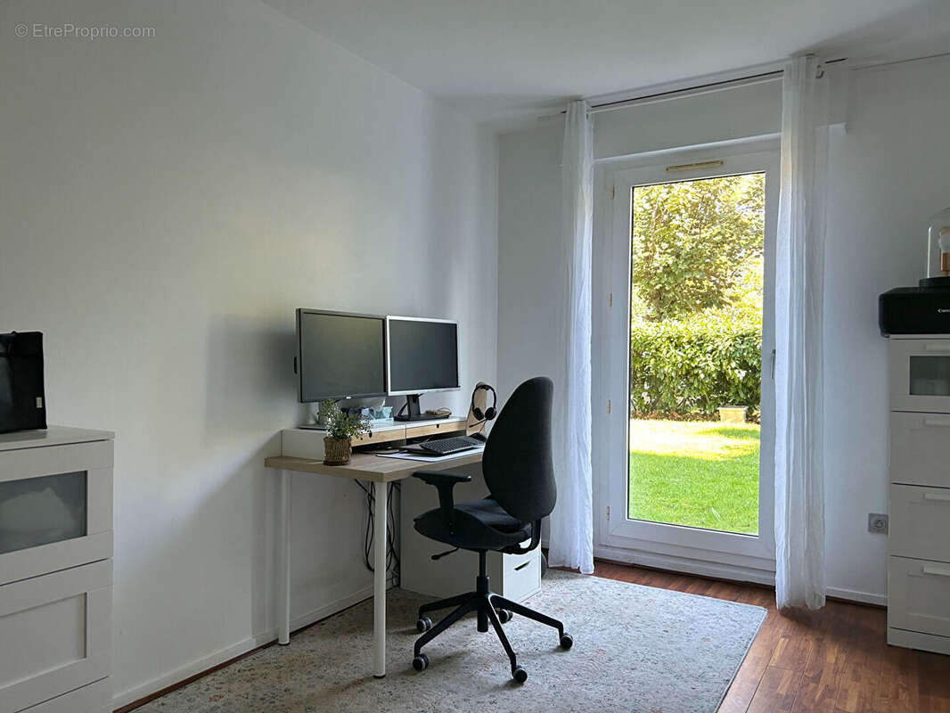 Appartement à L&#039;HAY-LES-ROSES