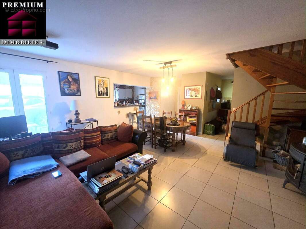 Maison à SAINT-ESTEVE