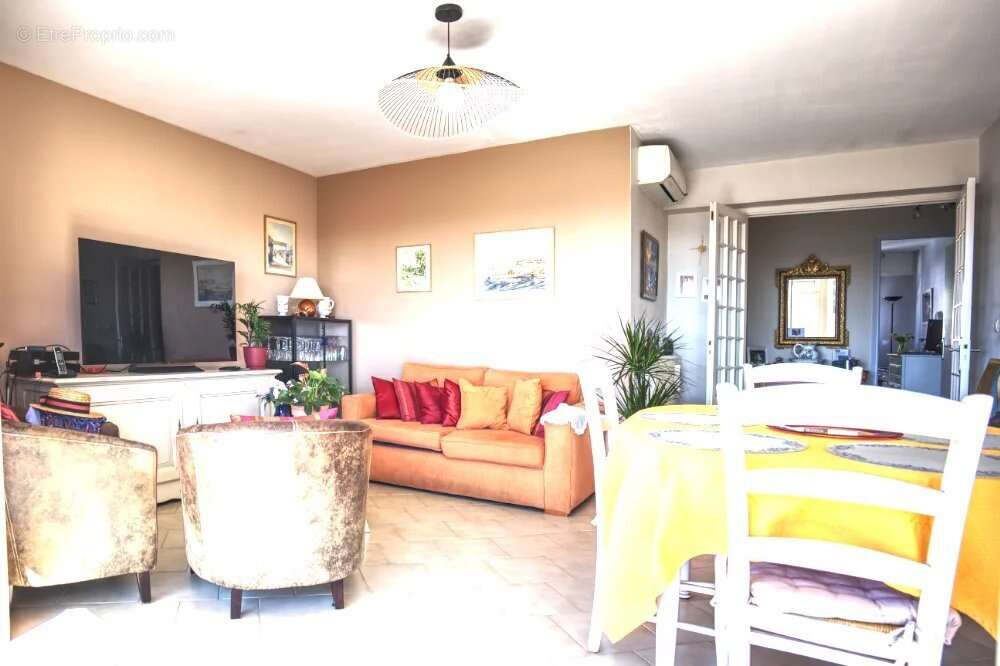 Appartement à LE CANNET