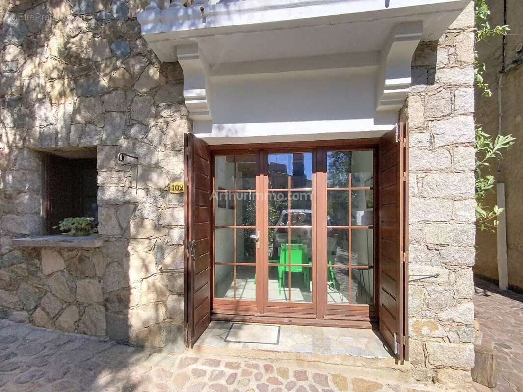 Maison à CATERI