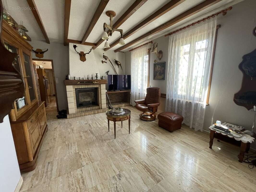 Maison à MONCEAU-LE-NEUF-ET-FAUCOUZY