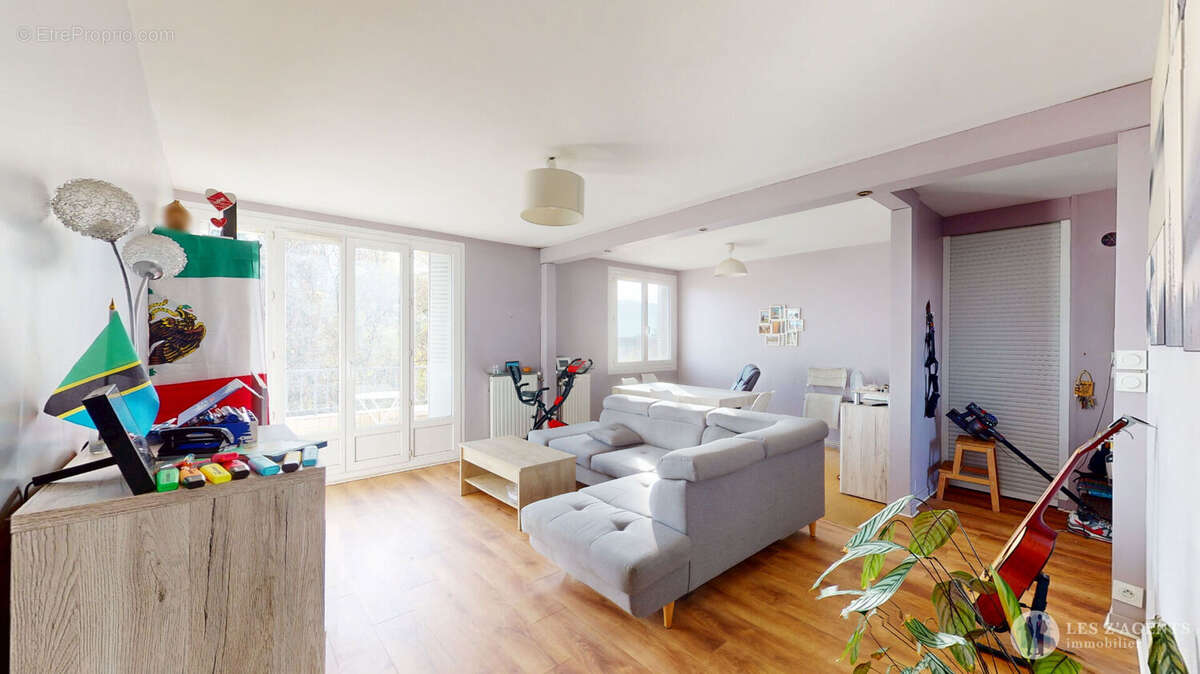 Appartement à SAINT-MARTIN-D'HERES