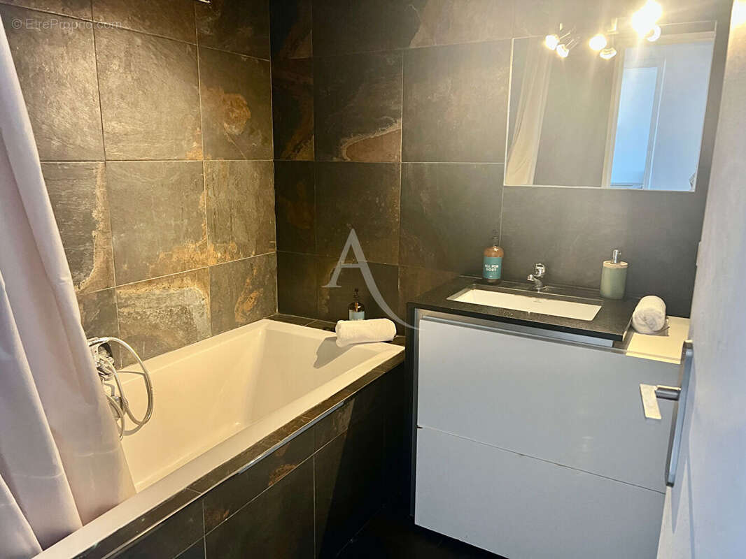 Appartement à MARSEILLE-8E