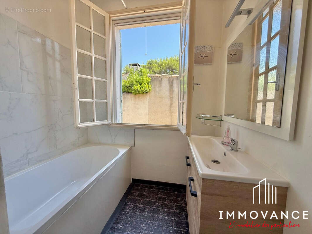 Maison 100 m² à Saint-Remy-De-Provence  - photo 9