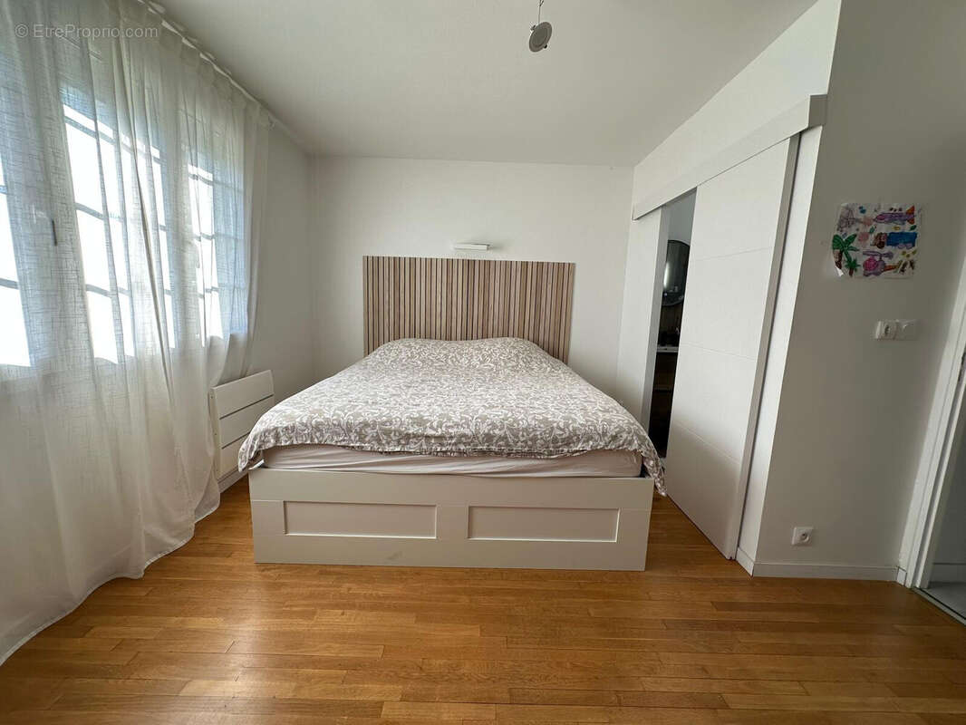 Maison à SAVIGNY-LE-TEMPLE