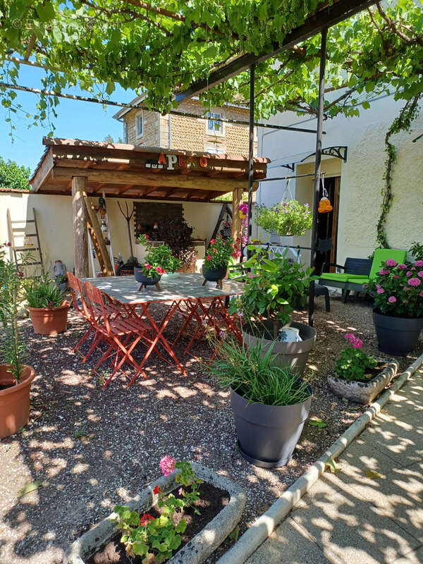 À Lens-Lestang, maison 175 m2 avec dépendances ! - photo 3