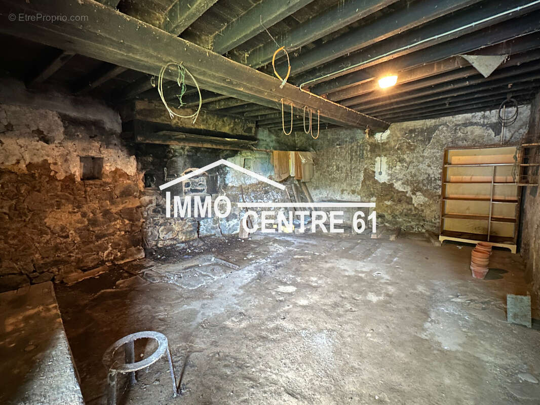 Maison de 70m2 avec dépendances sur 3560m2 - photo 12