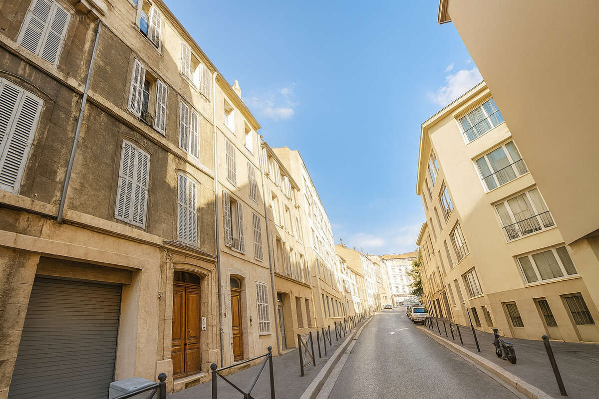 Appartement à MARSEILLE-2E
