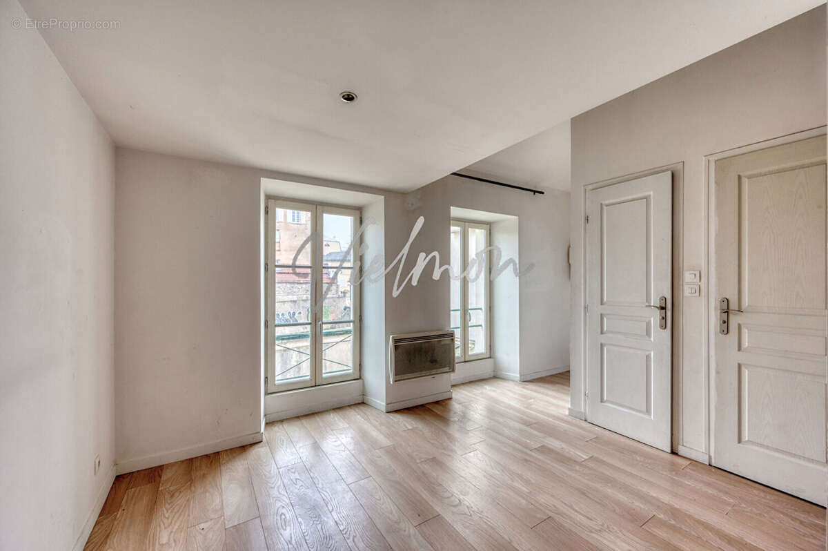 Appartement à VERSAILLES