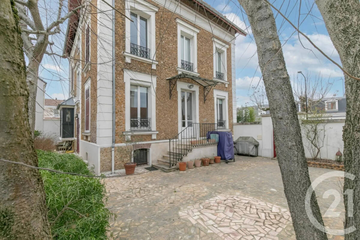 Maison à SAINT-MAUR-DES-FOSSES