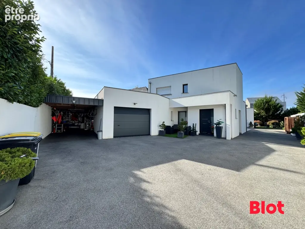Photo Maison à Bruz au prix de 715 000€