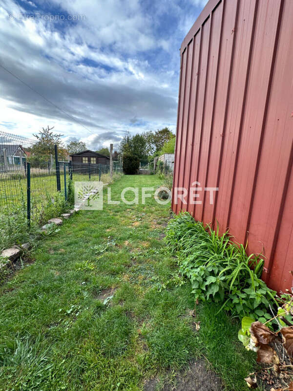 Maison à OSTRICOURT
