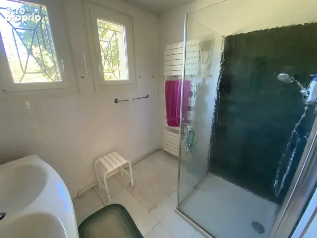 Plain-pied  avec piscine sur plus de 9 000 m2 de terrain - photo 11