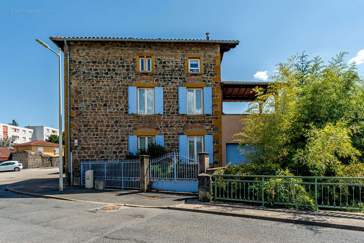 Maison à PONTCHARRA-SUR-TURDINE