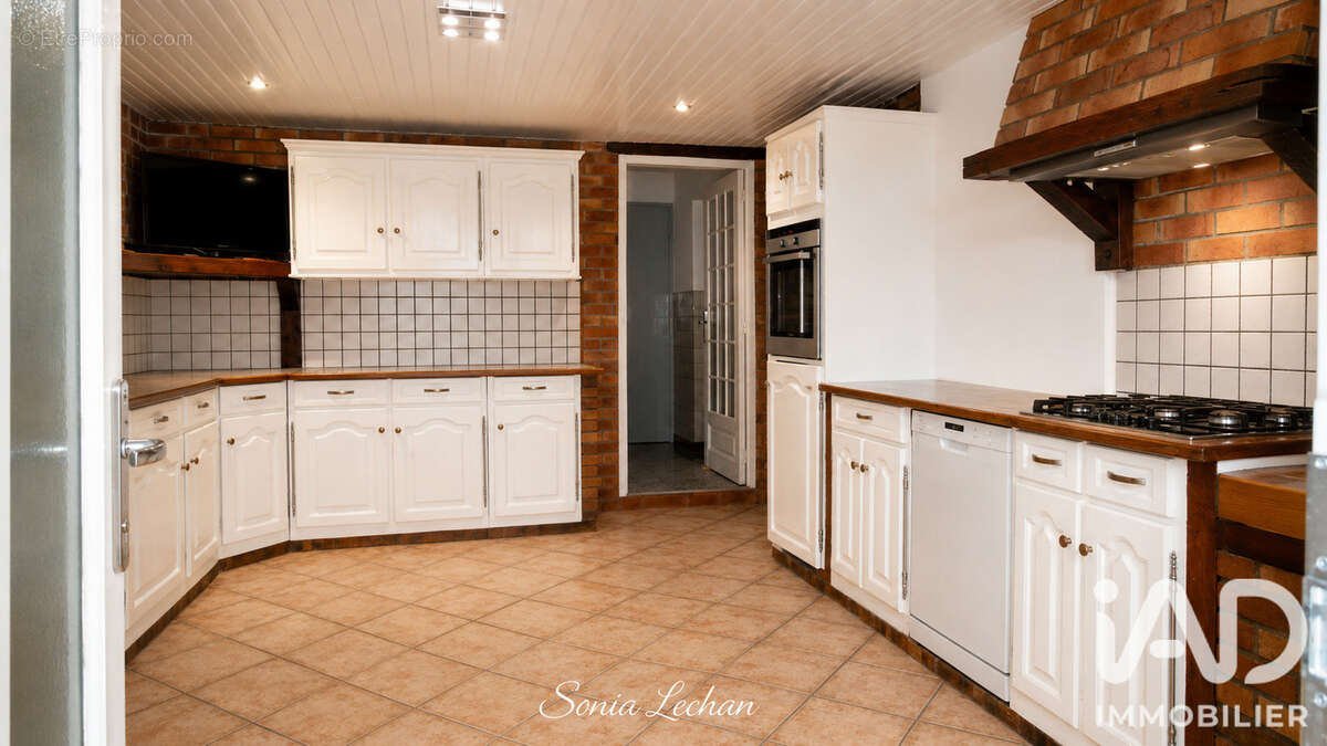 Maison 185 m² à Longperrier  - photo 4