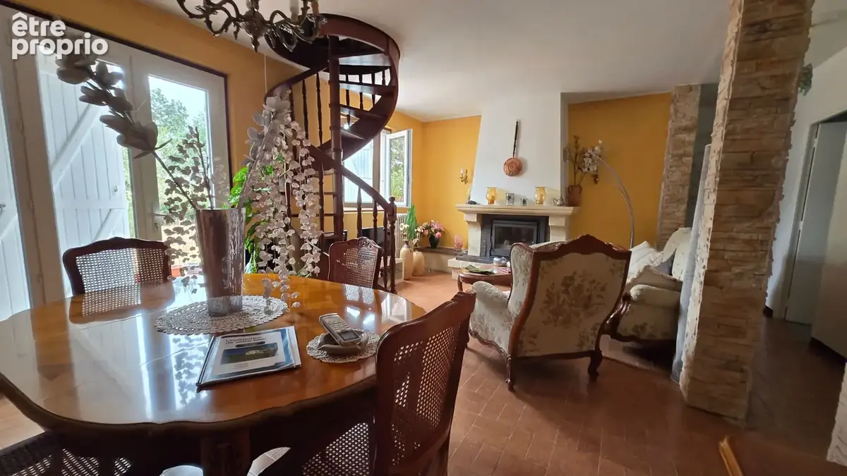 FONTENILLES : Maison familiale avec grand terrain, garage et vue dégagée sur les champs - photo 21