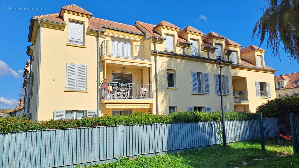 Appartement à SAINT-REMY-LES-CHEVREUSE