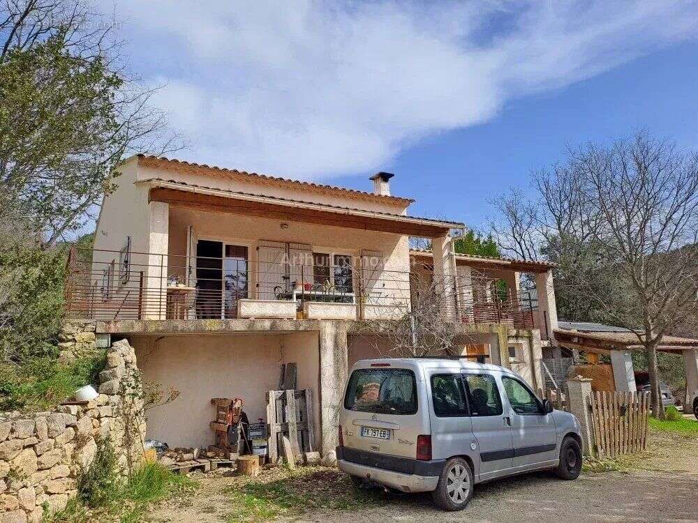 Maison à ENTRECASTEAUX