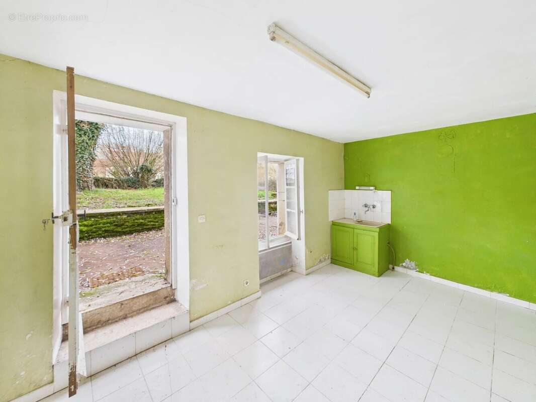 Maison à MONT-SAINT-JEAN