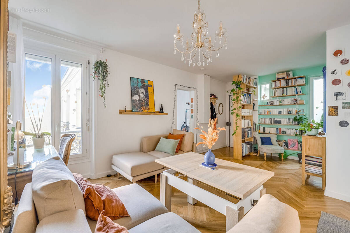 Appartement à PARIS-14E