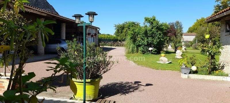 Maison à vendre en VIAGER occupé 6 pièces VILLEJESUS (16) - photo 2