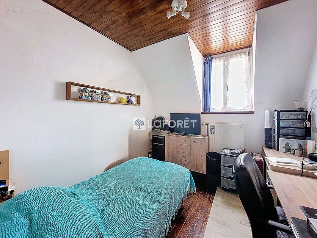 Maison à MONTBREHAIN