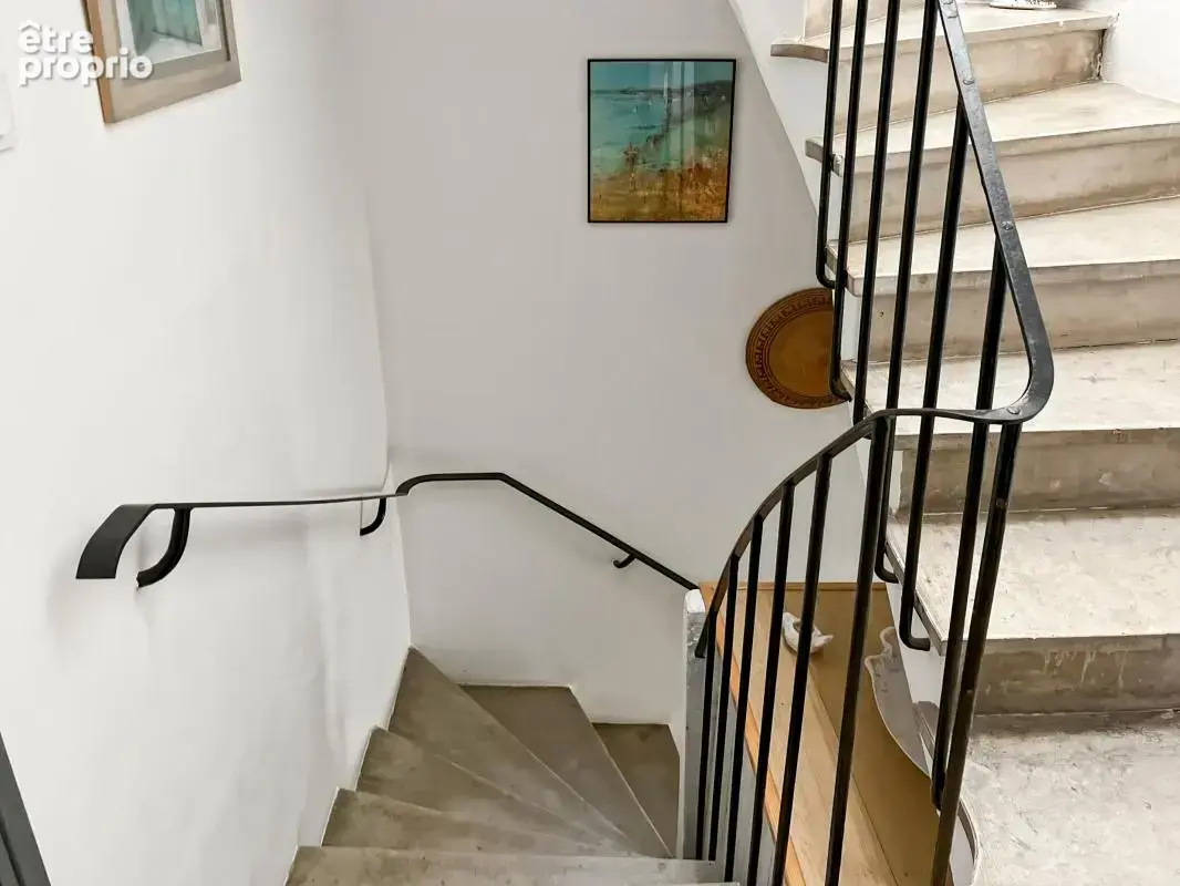 Vente vigneronne traversante à Marseillan avec grand garage et terrasse - photo 13