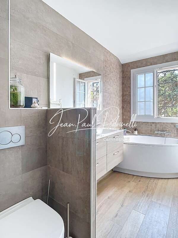 Maison à SAINT-GENIS-LAVAL