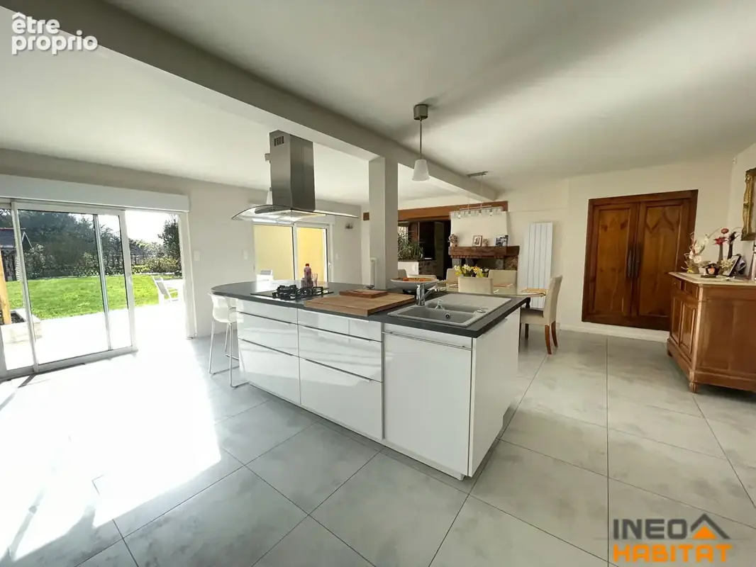 Longère rénovée LA MEZIERE - 7 pièce(s) - 192 m2 - photo 4