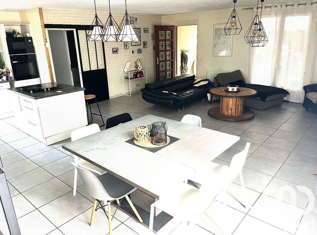 Photo 1 - Maison à AMBARES-ET-LAGRAVE