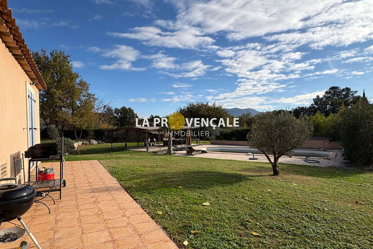 Maison à POURRIERES