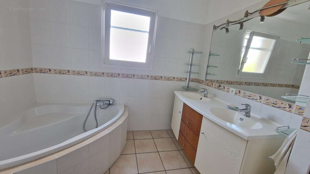 Maison 135 m² à Chauray  - photo 9