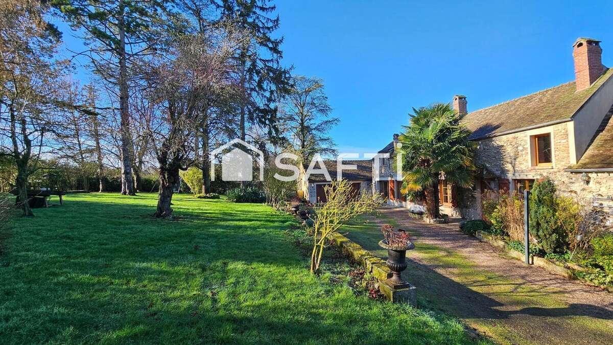 Maison 227 m² à Garancieres  - photo 2